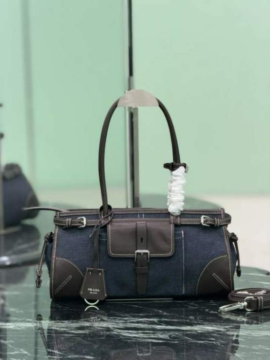 Picture of Prada Handbags _SKUfw232190221fw